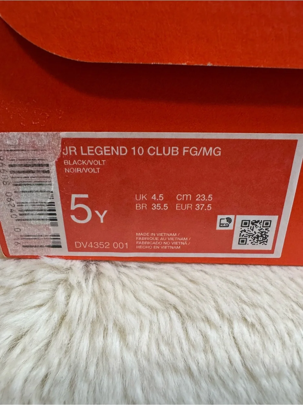 Nike Cleats - Size 5 Youth